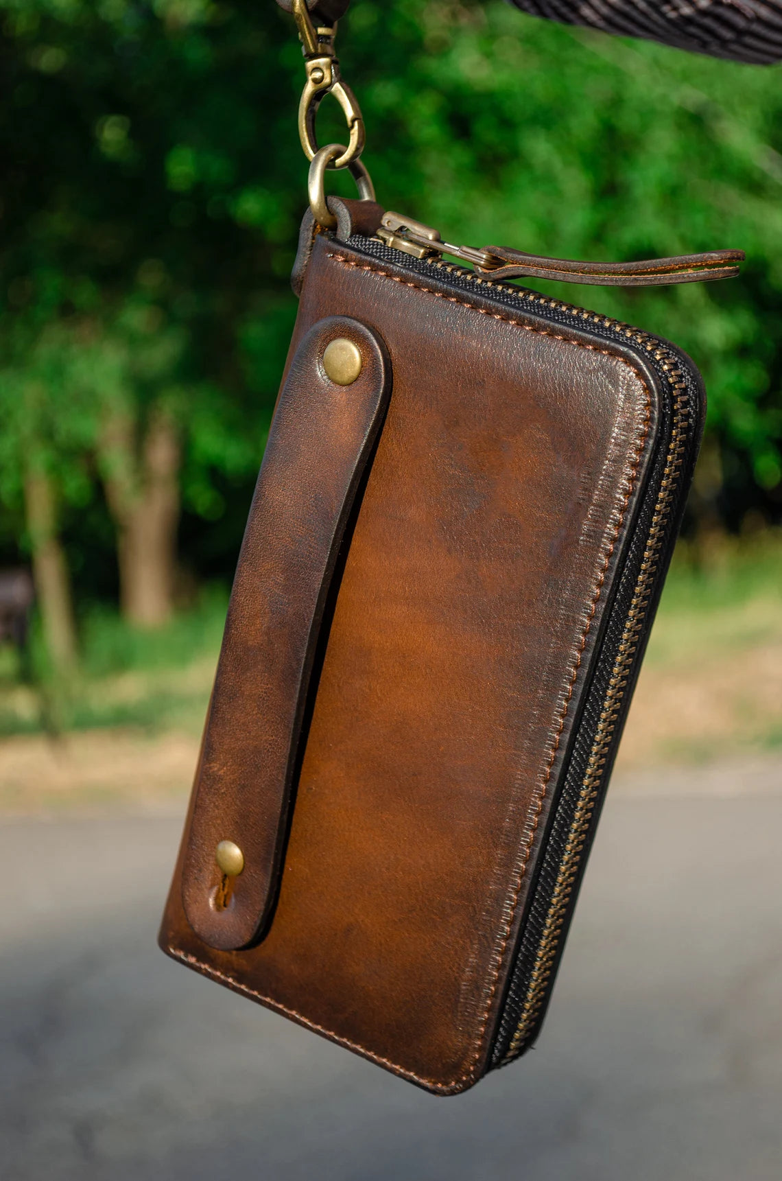 Sovereign Prestige Handcrafted Leather Zip Wallet