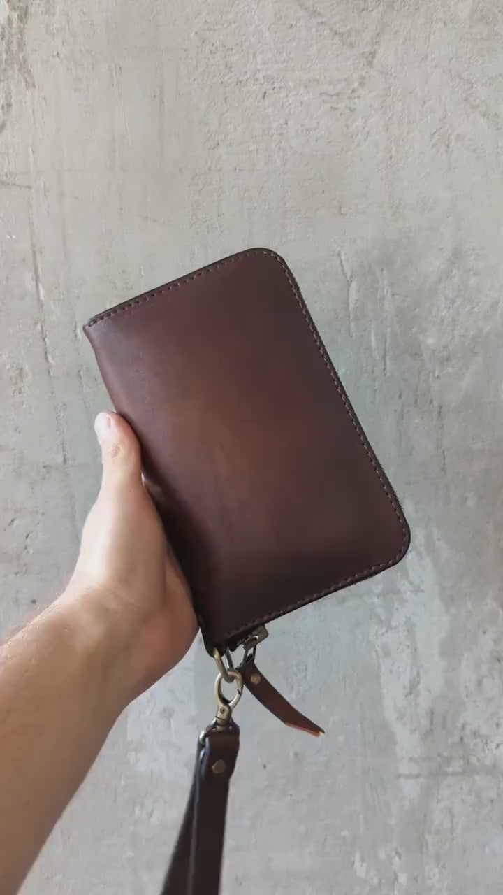 Sovereign Prestige Handcrafted Leather Zip Wallet